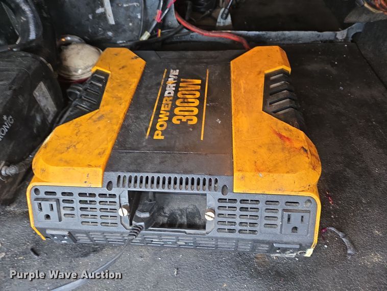 image for item DV1274 2007 International 9400i semi truck