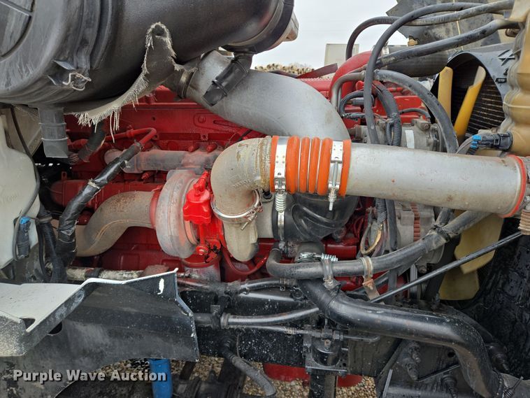 image for item DV1274 2007 International 9400i semi truck