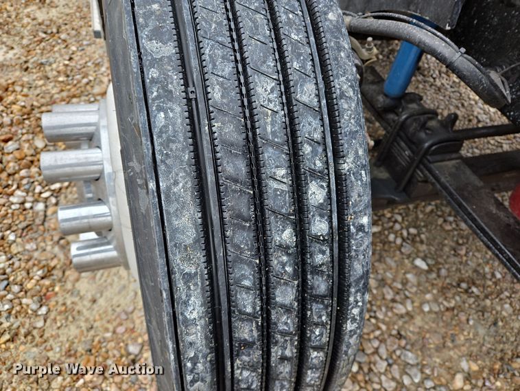 image for item DV1274 2007 International 9400i semi truck