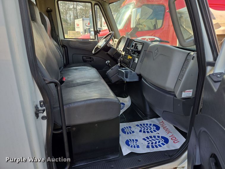image for item DV1277 2016 International DuraStar 4300 box truck