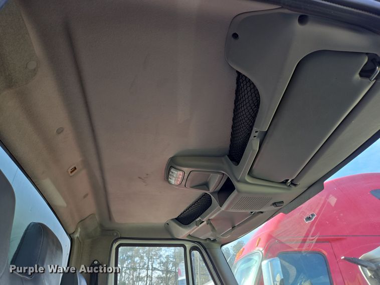 image for item DV1277 2016 International DuraStar 4300 box truck