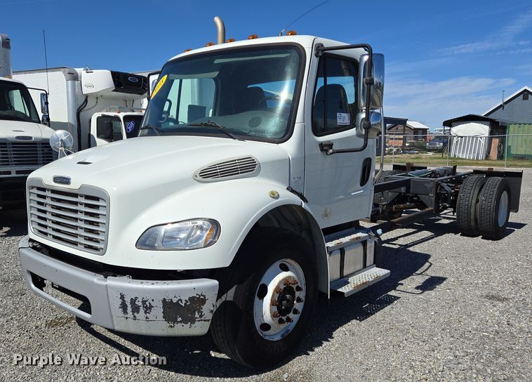 image for item DV1278 2018 Freightliner Business Class M2 106 truck cab and chassis