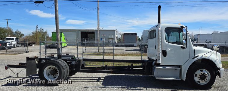 image for item DV1278 2018 Freightliner Business Class M2 106 truck cab and chassis