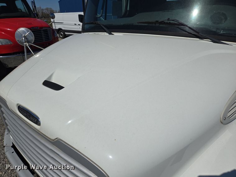 image for item DV1278 2018 Freightliner Business Class M2 106 truck cab and chassis