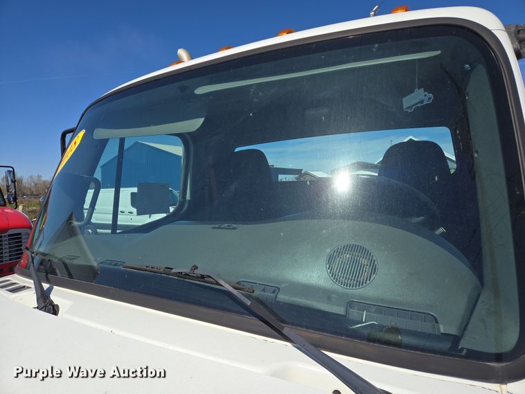 image for item DV1278 2018 Freightliner Business Class M2 106 truck cab and chassis