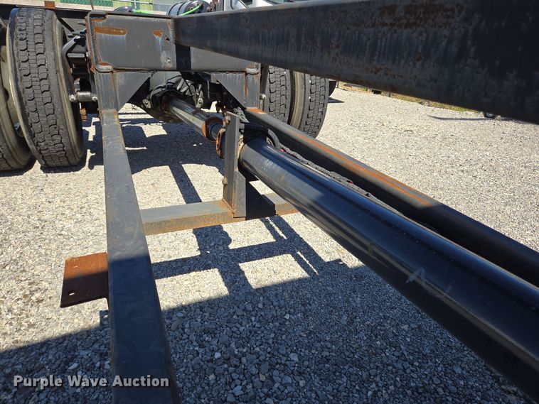 image for item DV1278 2018 Freightliner Business Class M2 106 truck cab and chassis