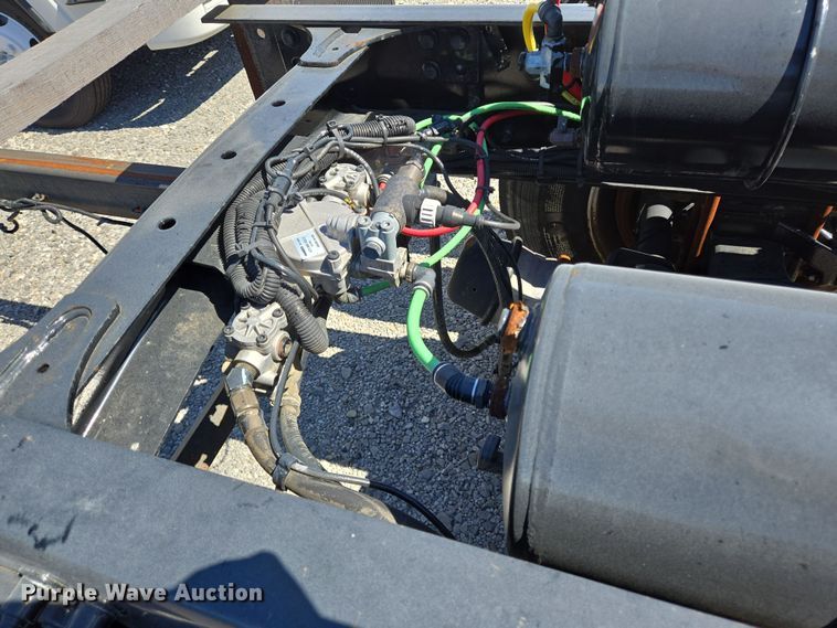 image for item DV1278 2018 Freightliner Business Class M2 106 truck cab and chassis