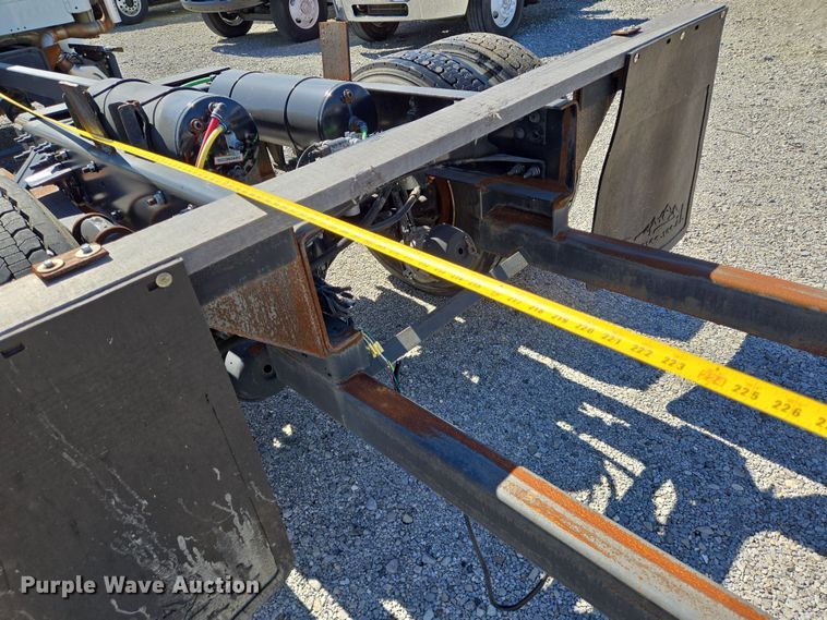 image for item DV1278 2018 Freightliner Business Class M2 106 truck cab and chassis