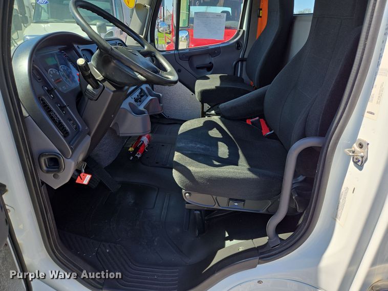 image for item DV1278 2018 Freightliner Business Class M2 106 truck cab and chassis