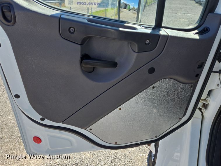 image for item DV1278 2018 Freightliner Business Class M2 106 truck cab and chassis