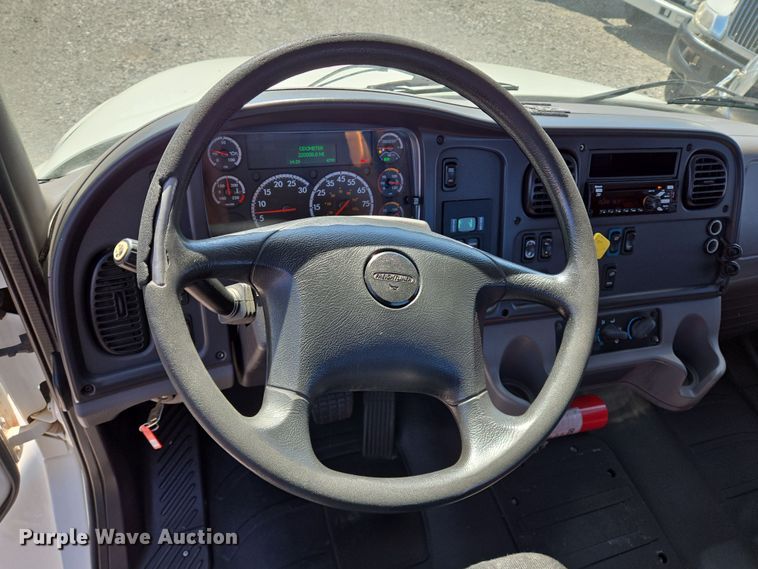 image for item DV1278 2018 Freightliner Business Class M2 106 truck cab and chassis