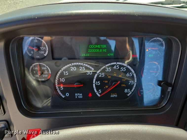 image for item DV1278 2018 Freightliner Business Class M2 106 truck cab and chassis