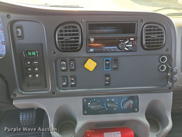 image for item DV1278 2018 Freightliner Business Class M2 106 truck cab and chassis