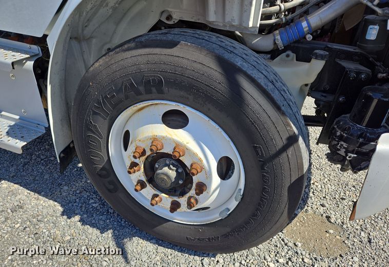 image for item DV1278 2018 Freightliner Business Class M2 106 truck cab and chassis