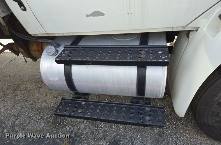 image for item DV1279 2018 International DuraStar 4300 refrigerated truck