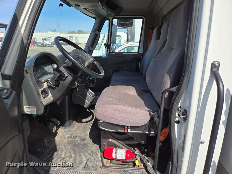 image for item DV1279 2018 International DuraStar 4300 refrigerated truck