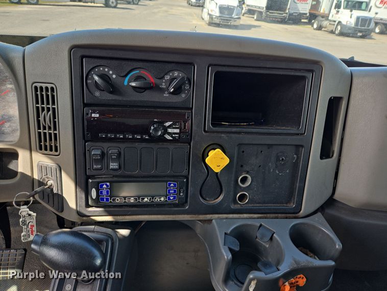 image for item DV1279 2018 International DuraStar 4300 refrigerated truck