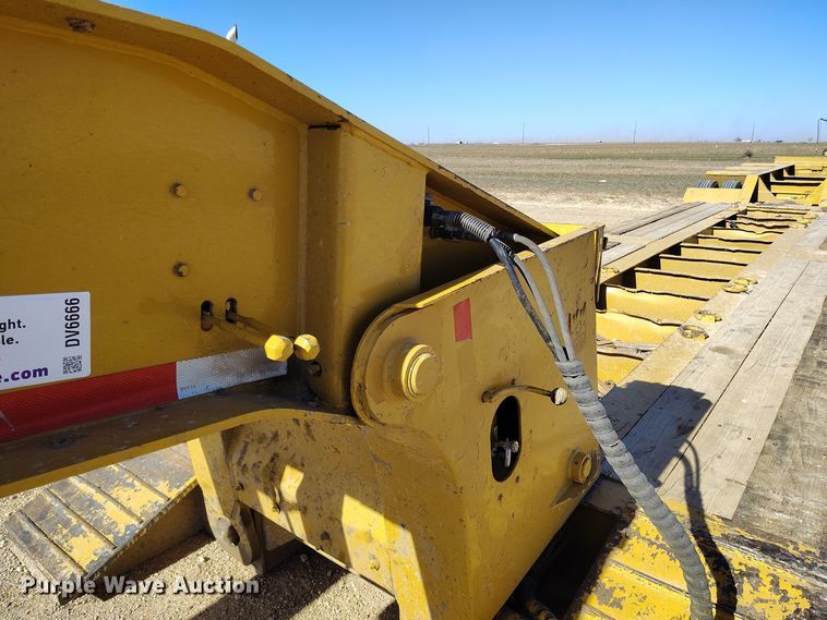 image for item DV6666 1997 Trail King lowboy equipment trailer