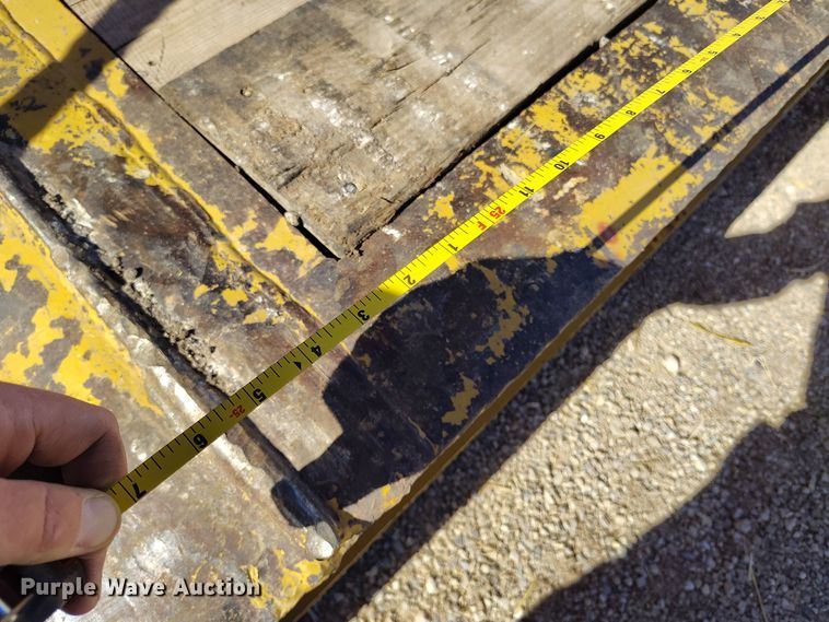 image for item DV6666 1997 Trail King lowboy equipment trailer