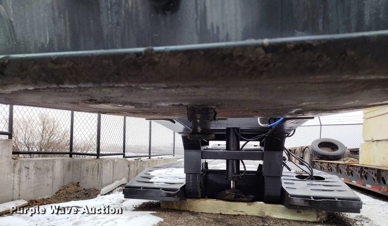 image for item DV6694 1998 Witzco Challenger RG-35 lowboy equipment trailer