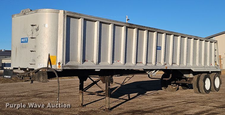 image for item DW3163 1999 Mate end dump trailer