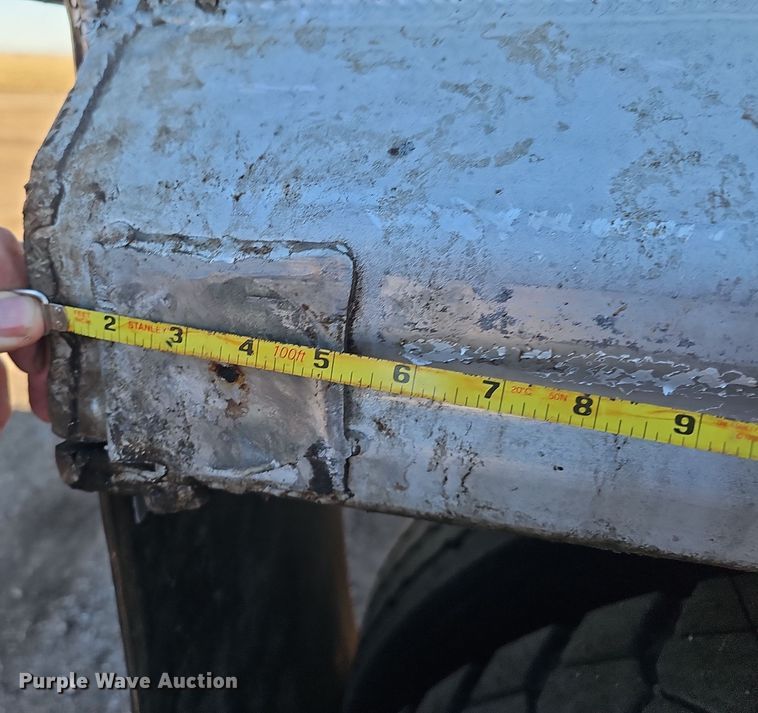 image for item DW3163 1999 Mate end dump trailer