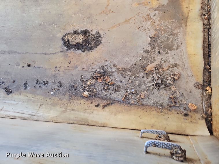 image for item DW3163 1999 Mate end dump trailer