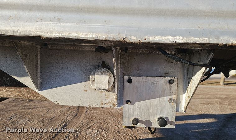image for item DW3163 1999 Mate end dump trailer