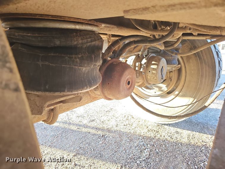 image for item DW3163 1999 Mate end dump trailer