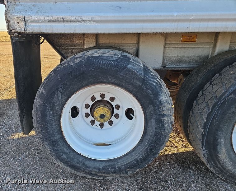 image for item DW3163 1999 Mate end dump trailer