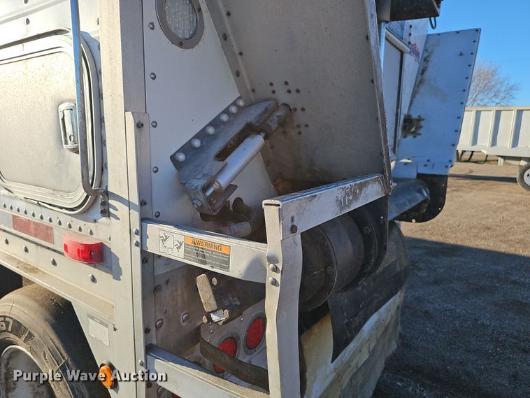 image for item DW3165 2013 Wilson DWBT-6000SS live bottom trailer