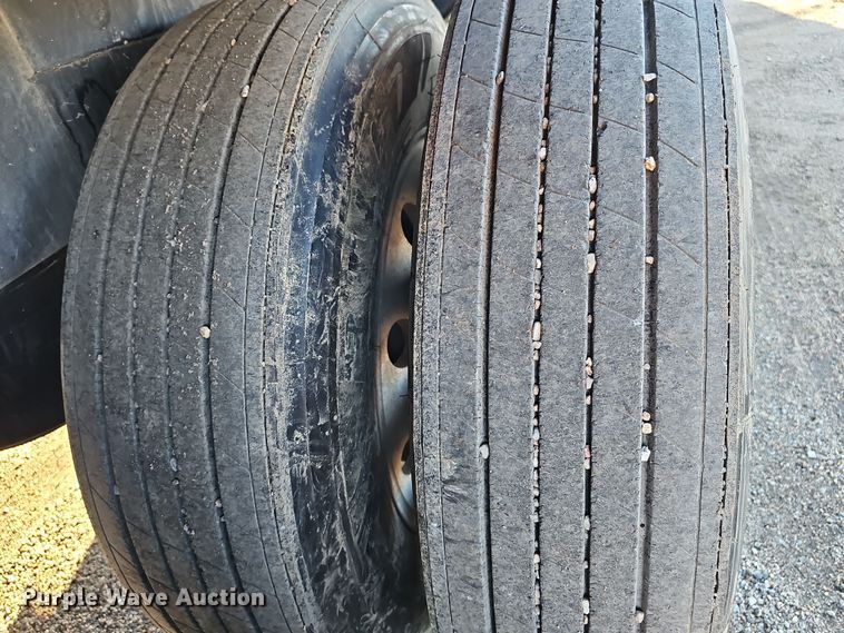 image for item DW3165 2013 Wilson DWBT-6000SS live bottom trailer