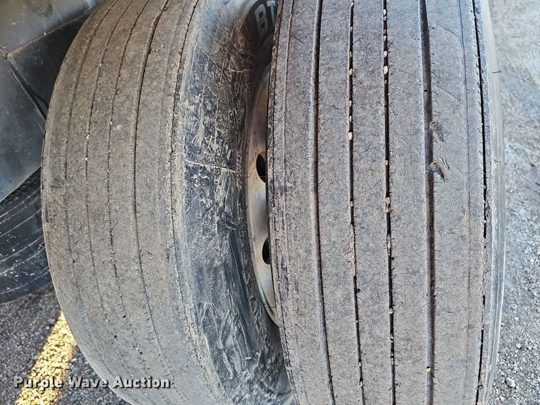 image for item DW3165 2013 Wilson DWBT-6000SS live bottom trailer