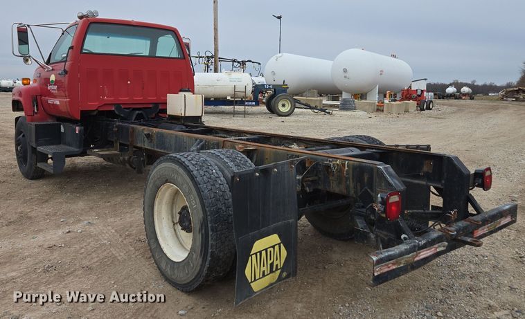 image for item DX1623 1994 GMC Top Kick truck cab and chassis