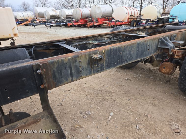 image for item DX1623 1994 GMC Top Kick truck cab and chassis