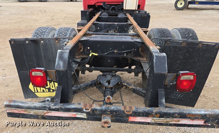 image for item DX1623 1994 GMC Top Kick truck cab and chassis