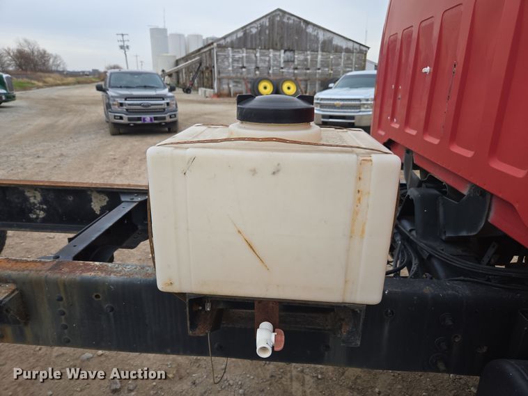 image for item DX1623 1994 GMC Top Kick truck cab and chassis