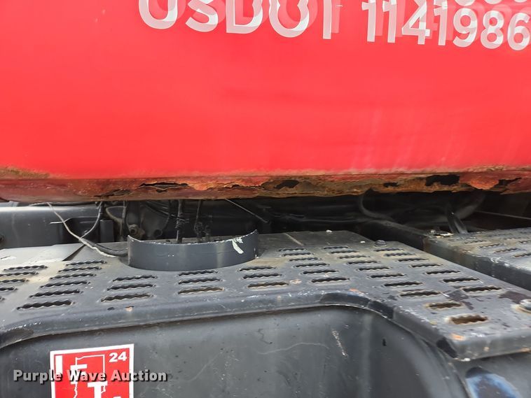 image for item DX1623 1994 GMC Top Kick truck cab and chassis