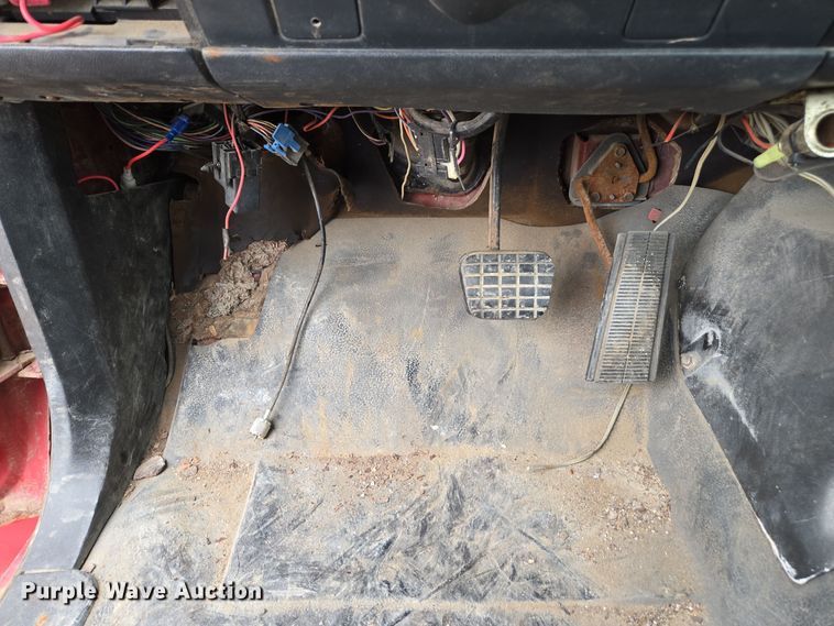 image for item DX1623 1994 GMC Top Kick truck cab and chassis