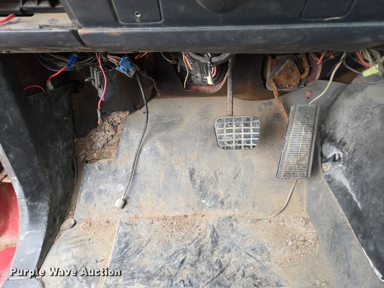 image for item DX1623 1994 GMC Top Kick truck cab and chassis