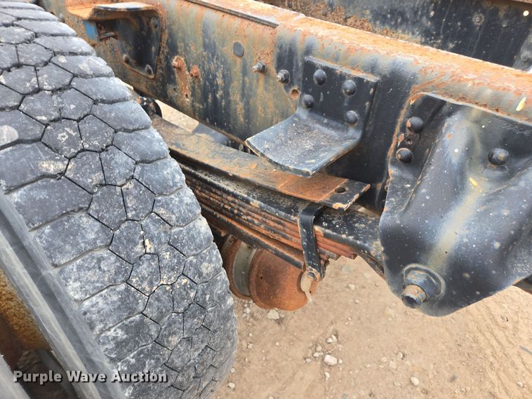 image for item DX1623 1994 GMC Top Kick truck cab and chassis