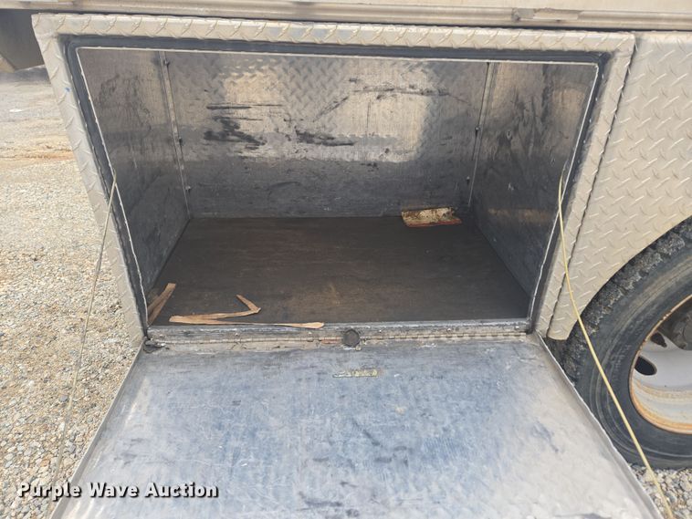 image for item EC3474 2013 Ford F450 Super Duty flatbed truck