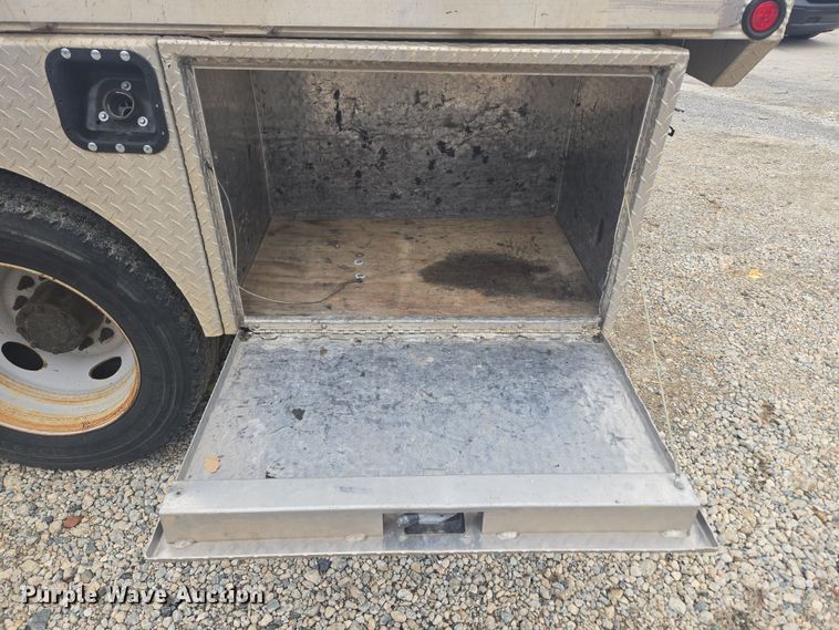 image for item EC3474 2013 Ford F450 Super Duty flatbed truck