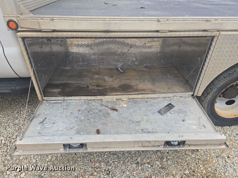 image for item EC3474 2013 Ford F450 Super Duty flatbed truck