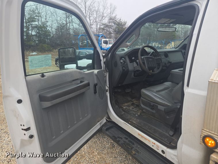 image for item EC3474 2013 Ford F450 Super Duty flatbed truck