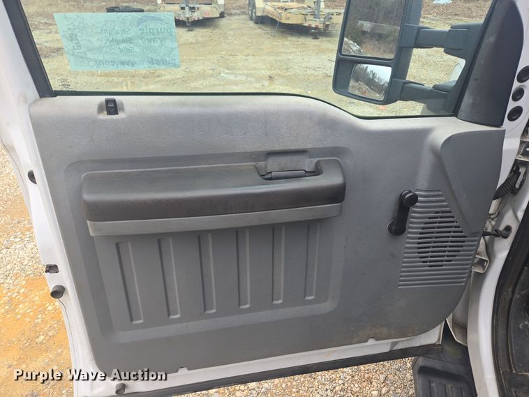 image for item EC3474 2013 Ford F450 Super Duty flatbed truck