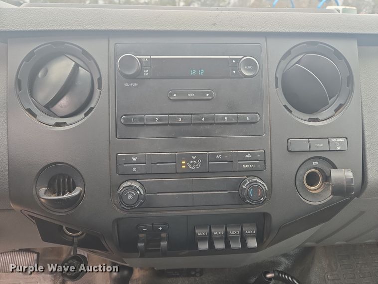 image for item EC3474 2013 Ford F450 Super Duty flatbed truck