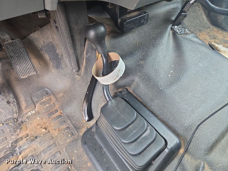 image for item EC3474 2013 Ford F450 Super Duty flatbed truck