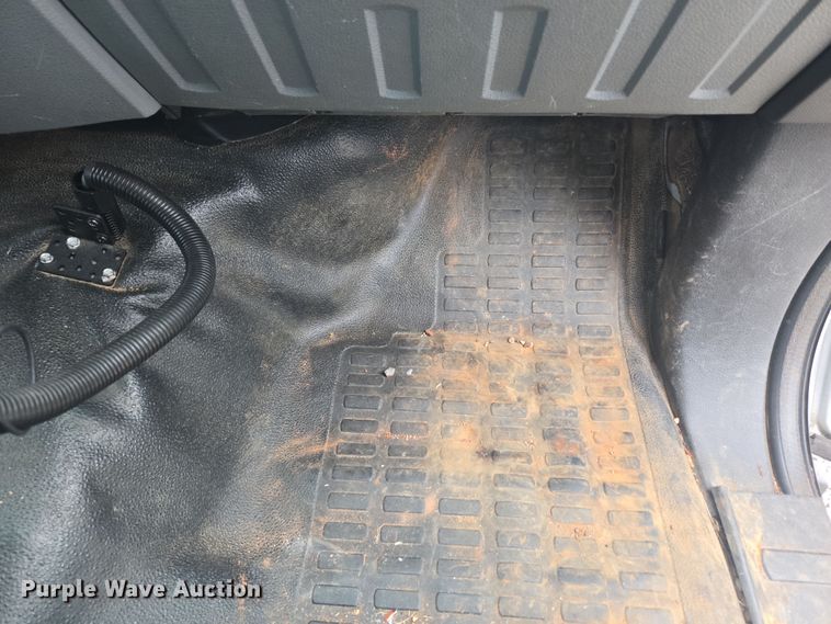 image for item EC3474 2013 Ford F450 Super Duty flatbed truck