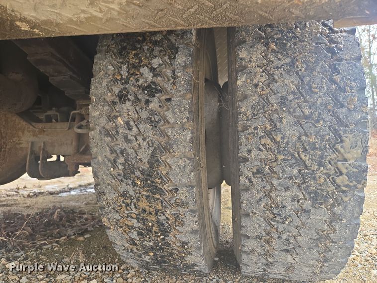 image for item EC3474 2013 Ford F450 Super Duty flatbed truck